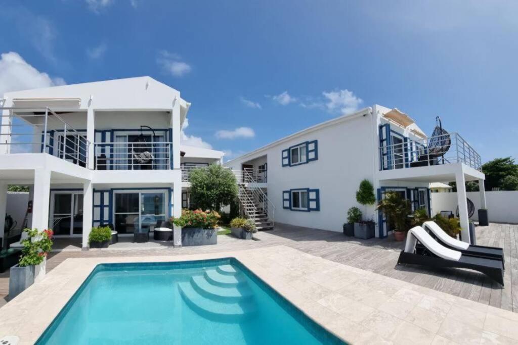Tradewinds Apartments Simpson Bay Exterior photo