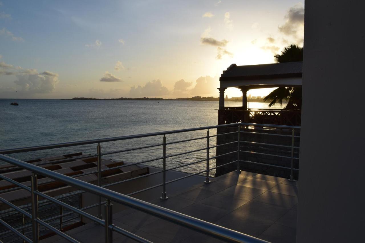 Tradewinds Apartments Simpson Bay Exterior photo
